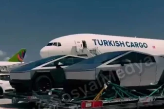 Tesla Cybertruck İstanbul Havalimanı'nda