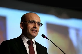 Mehmet Şimşek, TİM toplantısında kuru soran ihracatçılara, 'Enflasyon çıpalanana kadar dövizde aşırı dalgalanmaya izin yok' dedi