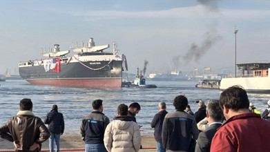 Koç Grubu’nun sahibi olduğu RMK Tersanesi, Fransız Neoliner için inşa ettiği dünyanın ilk yelkenli RoRo gemisini suya indirdi