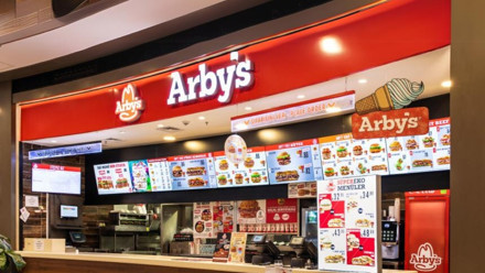 TAB Gıda’dan Arby’s açıklaması: Kanatlı eti bizden değil, numune alınan ekipmandan kaynaklı