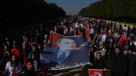 Vatandaşlar 29 Ekim Cumhuriyet Bayramı'nda Anıtkabir’e akın etti: 745 bini aşkın kişi ziyaret etti