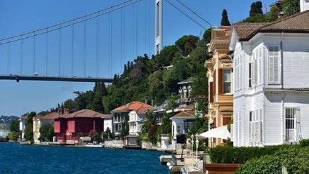 İstanbul Boğazı'ndaki 366 yalıdan 100’e yakını alıcı bekliyor