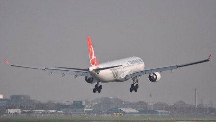 İstanbul-Londra seferini yapan THY uçağı piste 12 metre kala pas geçti