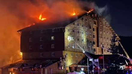 Kartalkaya'daki otel yangını soruşturmasında Bolu İl Özel İdaresi Genel Sekreteri ve yardımcısı gözaltına alındı