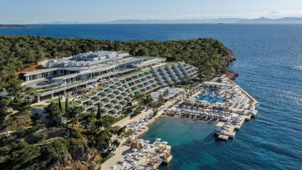 Ferit Şahenk Atina'daki Astir Palace Oteli'ndeki hisselerini 150 milyon euroya sattı