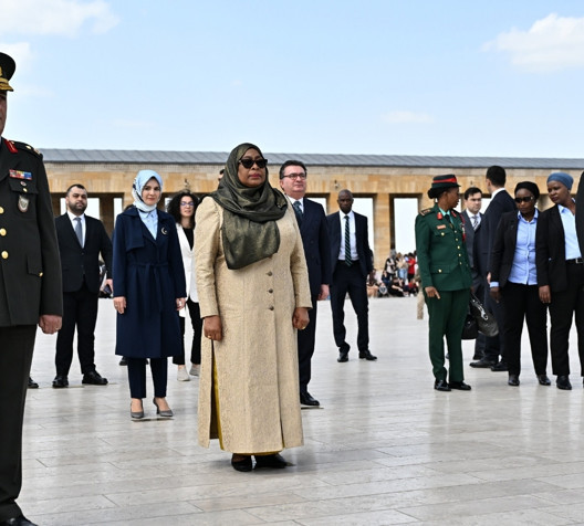 Tanzanya Cumhurbaşkanı Samia Suluhu Hassan'dan Anıtkabir ziyareti