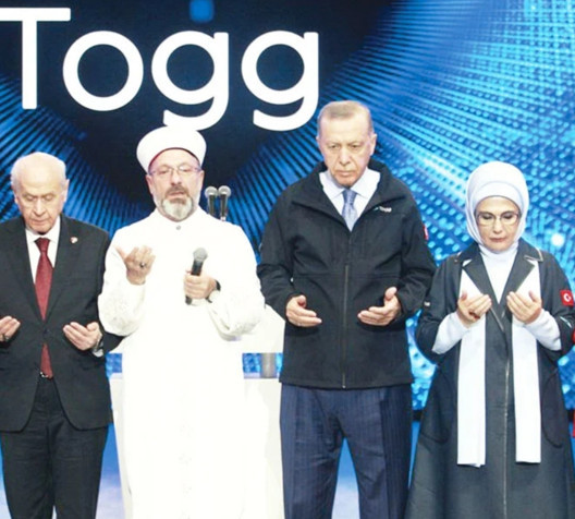 Ali Erbaş TOGG'a dua etti, Audi'ye bindi