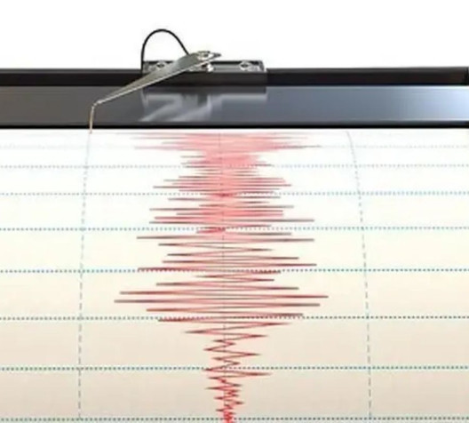 Bingöl ve Ege Denizi'nde deprem