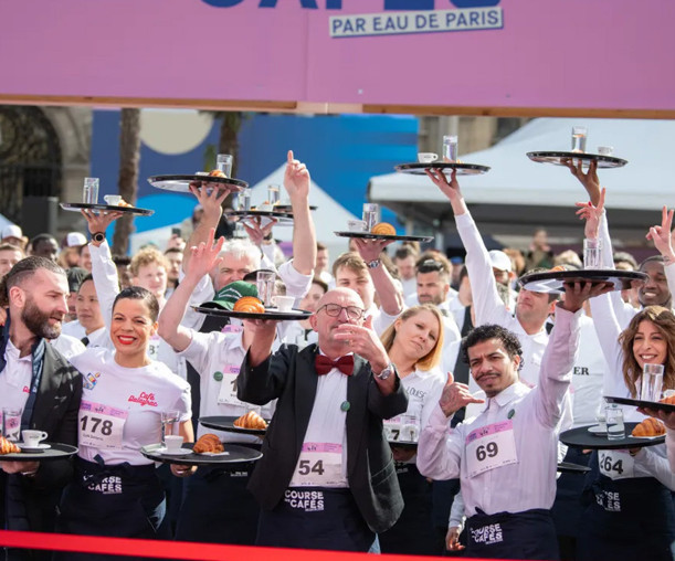 Garsonlar yarışı Paris’e geri döndü