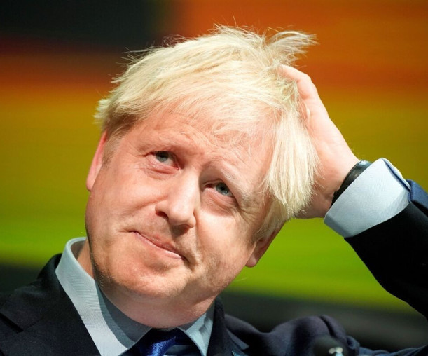 Boris Johnson sandığa kimliğini almadan gitti