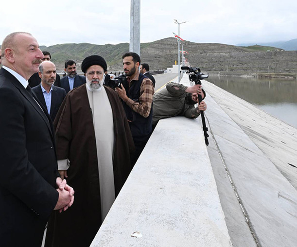 Aliyev ve Reisi, sınırda iki baraj açılışı yaptı