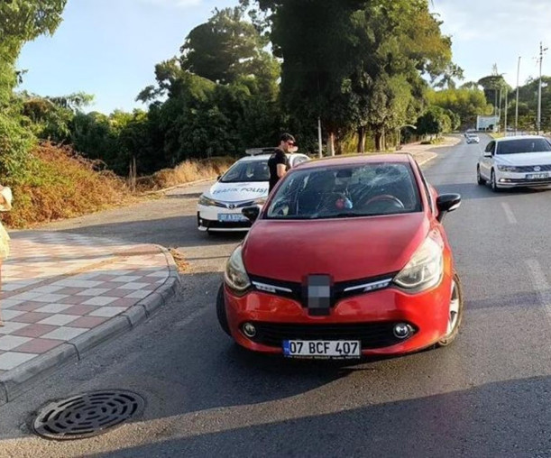 Kadın otel müdürü ile çalışanın eşi birbirine girdi