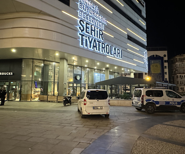 Kahve zinciri Starbucks’a molotoflu saldırı