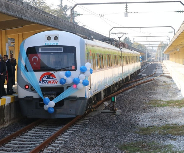 Sakarya'da şehir için banliyö treni ADARAY, 8 yılın ardından seferlerine yeniden başladı