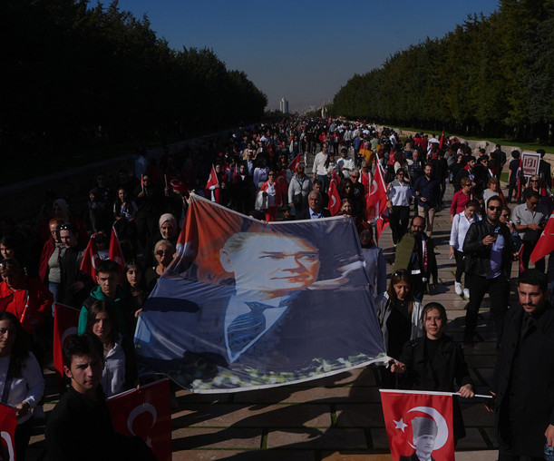 Vatandaşlar 29 Ekim Cumhuriyet Bayramı'nda Anıtkabir’e akın etti: 745 bini aşkın kişi ziyaret etti