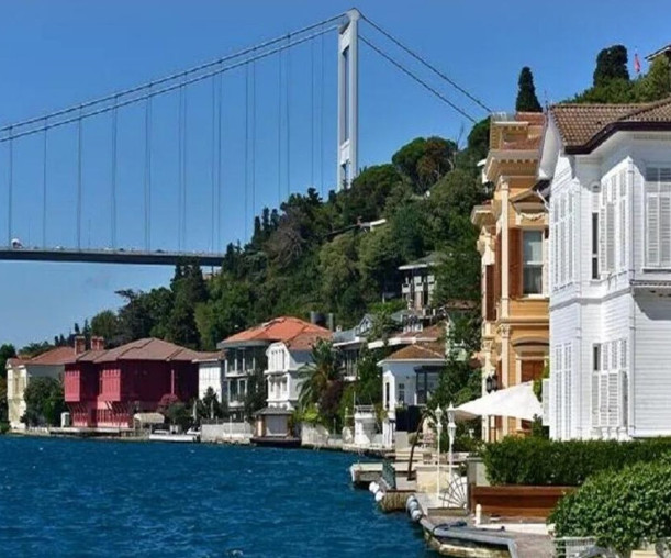 İstanbul Boğazı'ndaki 366 yalıdan 100’e yakını alıcı bekliyor