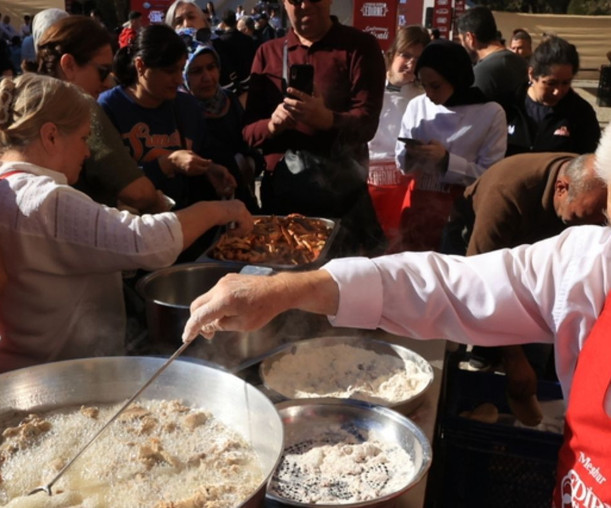 Balkan lezzetleri festivalde sunuldu