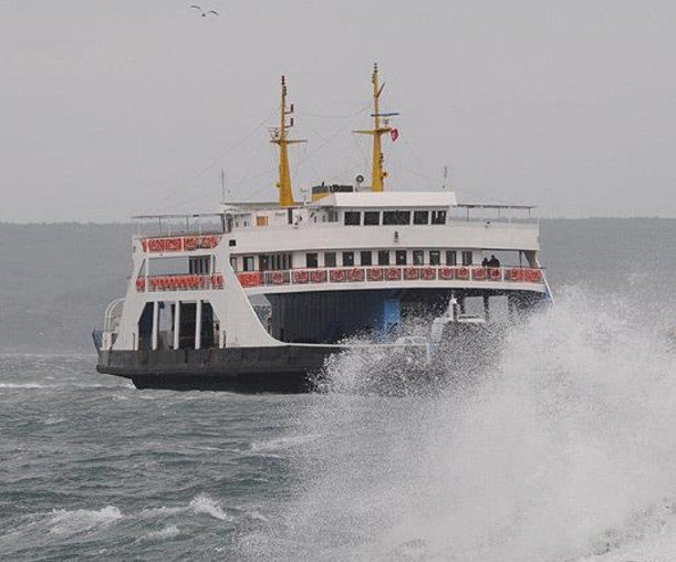 Deniz ulaşımına fırtına engeli... Bursa Deniz Otobüslerinin 6 seferi iptal edildi