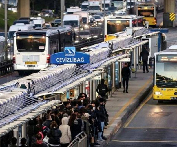 İBB'nin yüzde 46'lık ulaşım zammı talebi UKOME toplantısında oy çokluğuyla reddedildi