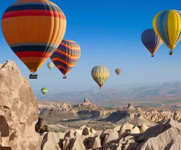 Kapadokya'da sıcak hava balonlarına binen turist sayısında rekoru kırıldı