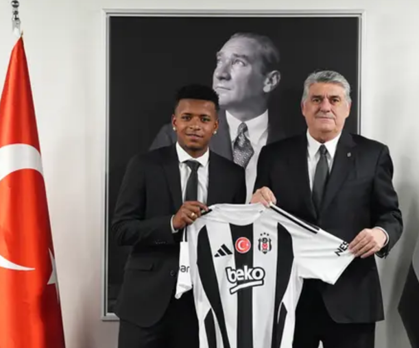 Beşiktaş, Keny Arroyo'yu renklerine bağladı