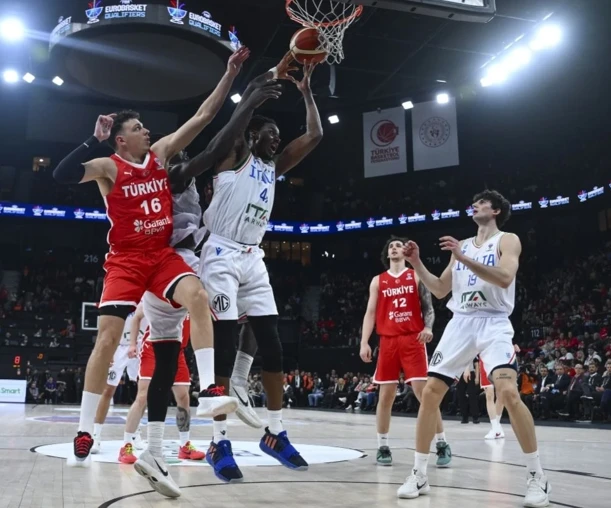 A Milli Erkek Basketbol Takımı, İtalya'ya 80-67 mağlup oldu