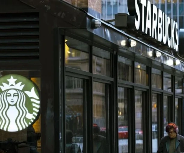 Starbucks Corp bin 100 beyaz yakalı çalışanını işten ayıracağını açıkladı