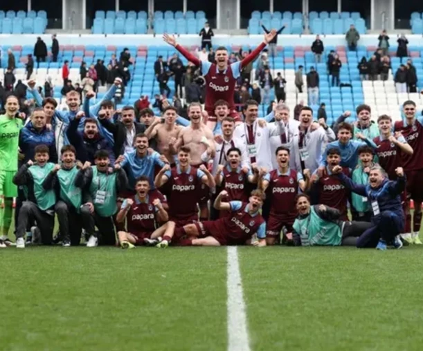 Son 16 turu maçında Atalanta U19 takımını penaltılarla eleyen Trabzonspor U19 takımı UEFA Gençlik Ligi'nde çeyrek finale yükseldi