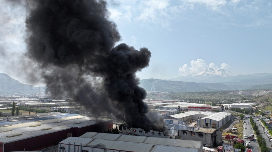 Kayseri'de ambalaj fabrikasında yangın çıktı