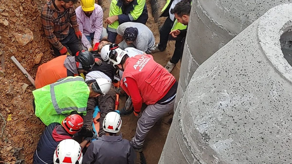 Bodrum'da inşaat alanında heyelan: İki işçi kurtarıldı