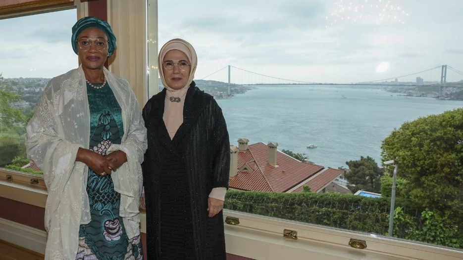 Emine Erdoğan, Nijerya First Lady'si Oluremi Tinubu'yla görüştü