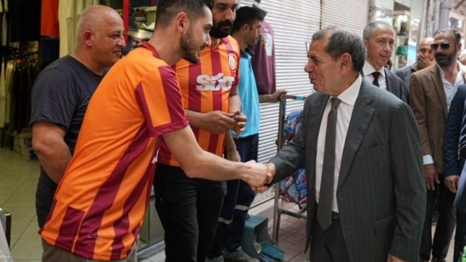 Galatasaray Başkanı Özbek, Hatay'da ziyaretlerde bulundu