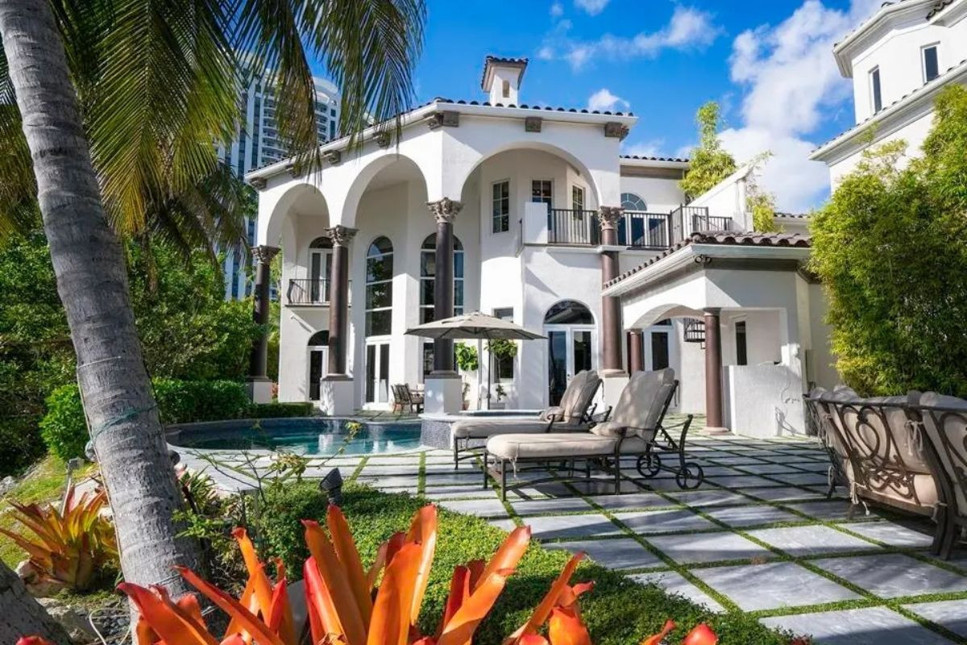 Ünlü DJ Khaled'in Florida'daki eski evi 16.4 milyon dolara satışa çıktı