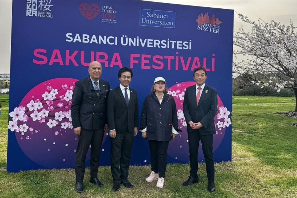 Güler Sabancı ve arkadaşları, Sabancı Üniversitesi'nde gerçekleşen Sakura Festivali'ne katıldı