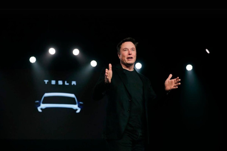 Musk'ın yeni planı, Tesla hisselerini uçurdu