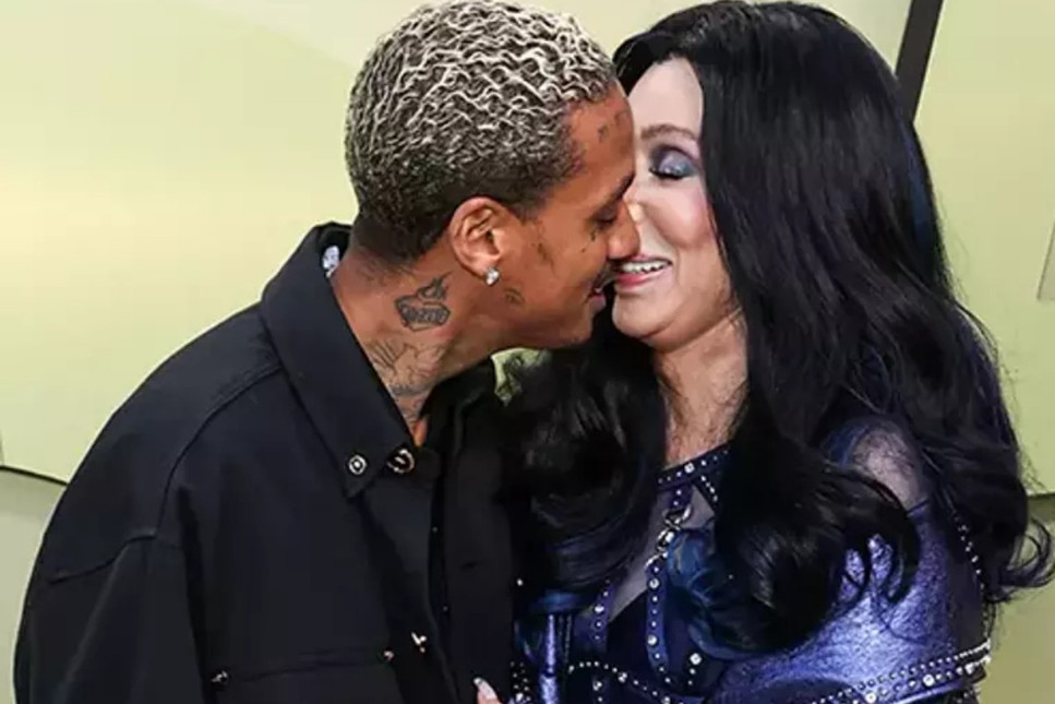Cher, 40 yaş genç sevgilisiyle aşkın doruklarına çıktı