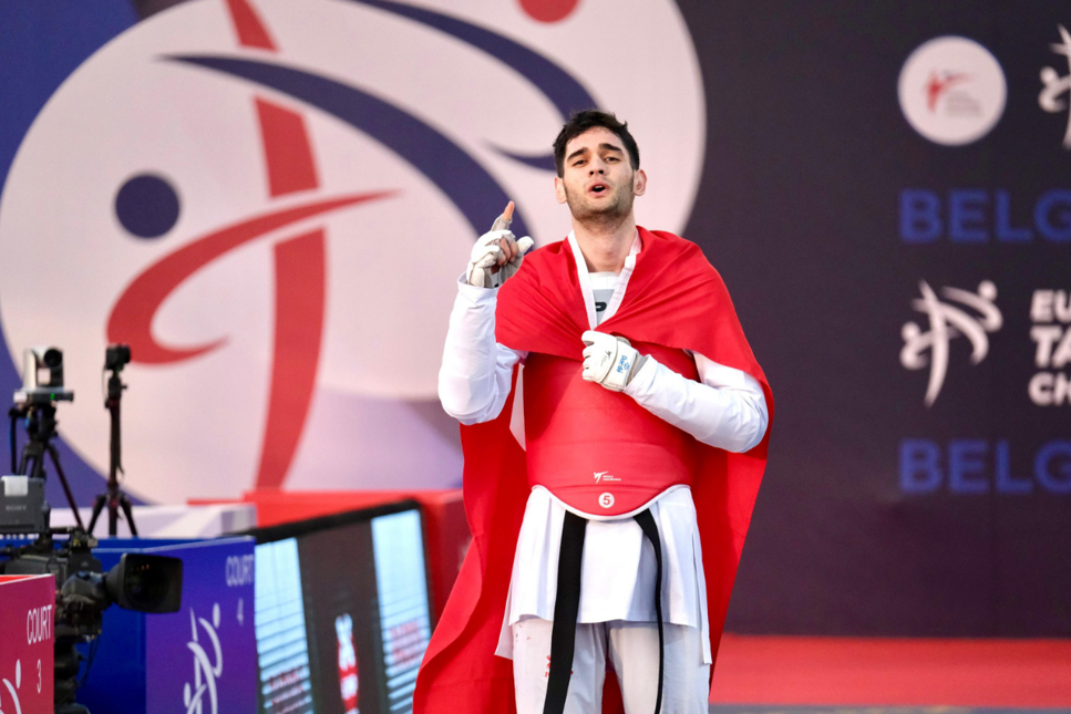 Milli tekvandocu Enbiya Taha Biçer, Avrupa Tekvando Şampiyonası'nda altın madalya kazandı
