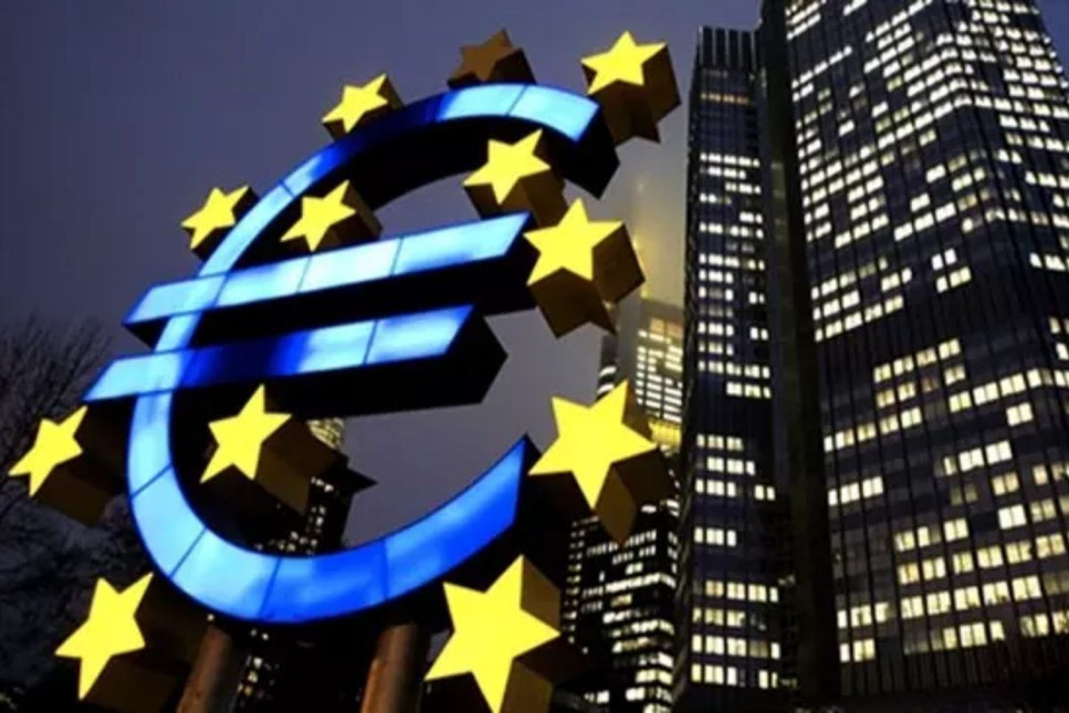 Euro bölgesi büyümeye geri döndü