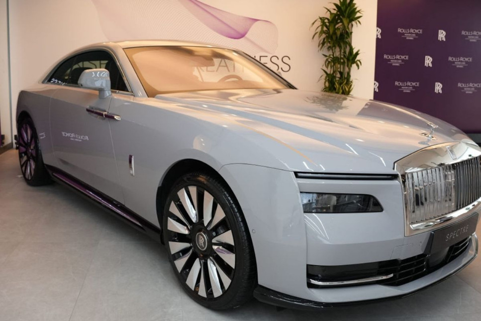 Elektrikli Rolls-Royce Spectre Türkiye’ye getirildi