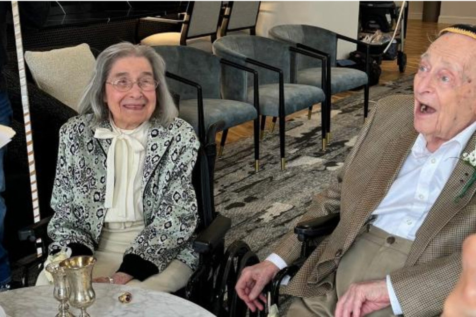 ABD'de 100 yaşında evlenen çift, "Guinness"e başvurdu
