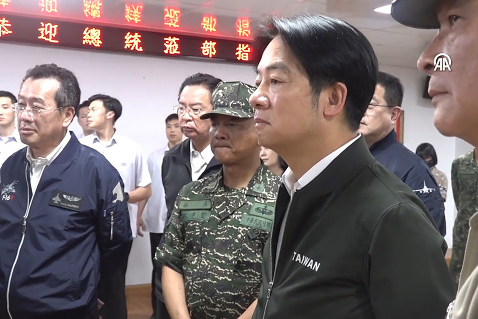Tayvan lideri Lai, Çin tatbikatı sürerken askeri birliği ziyaret etti