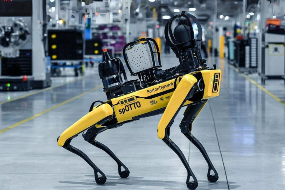 BMW tesislerinde robot köpekler kullanılacak