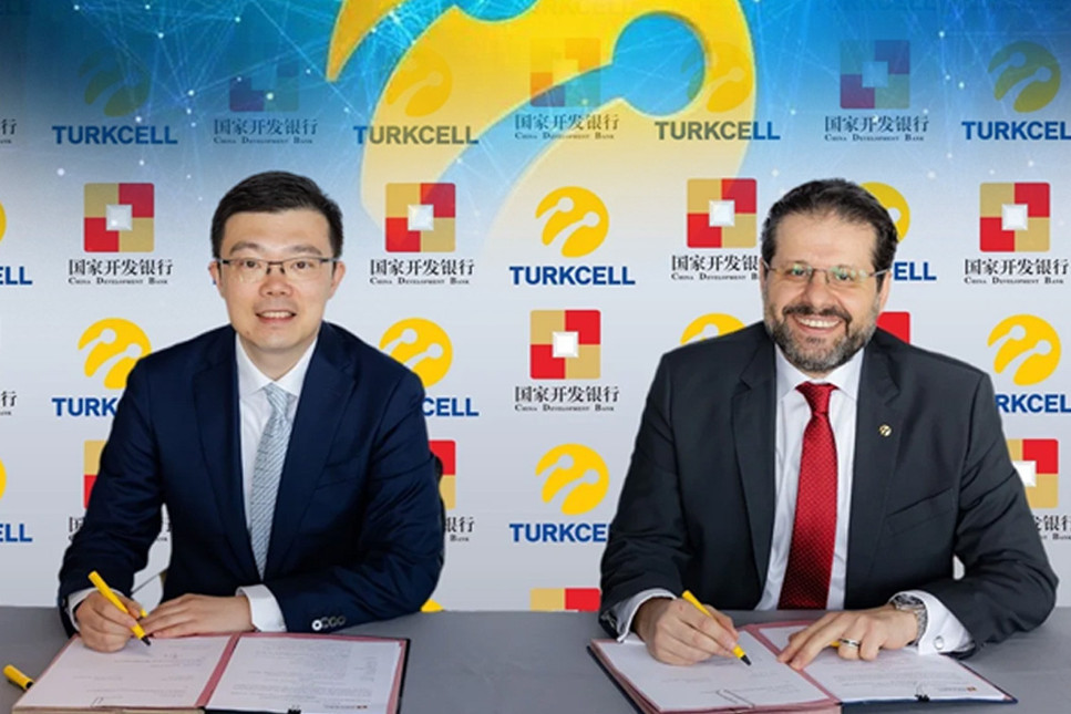 Turkcell ile Çin Kalkınma Bankası 10 yıl vadeli toplam 300 milyon euro tutarında kredi anlaşması için ön protokole imza attı
