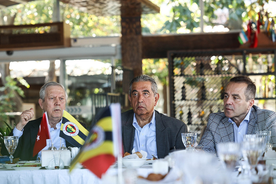 Fenerbahçe Başkanlığı için yeniden aday olan Aziz Yıldırım kulübün borçlarını kapatacak formülü açıkladı
