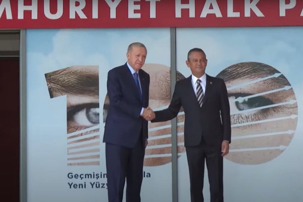 Cumhurbaşkanı Erdoğan 18 yıl sonra CHP Genel Merkezi'nde