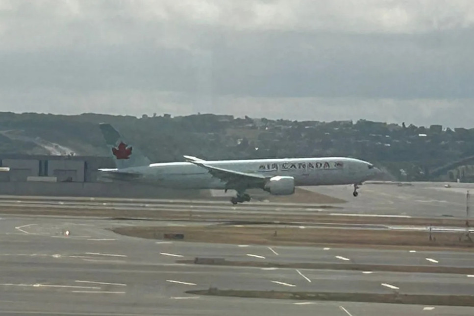 Air Kanada uçağı İstanbul'a acil iniş yaptı