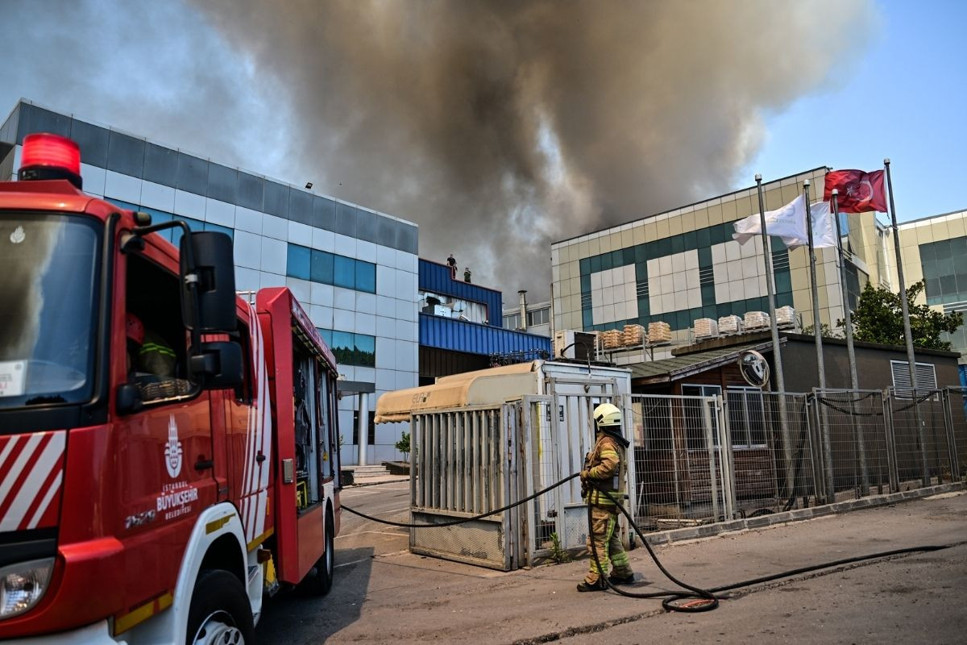 Tuzla Organize Sanayi Bölgesi’nde fabrikada yangın