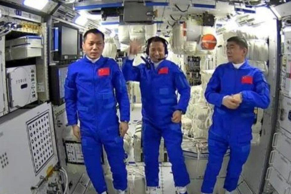 Çin'in uzay istasyonundaki taykonot ekibi ikinci uzay yürüyüşünü yaptı
