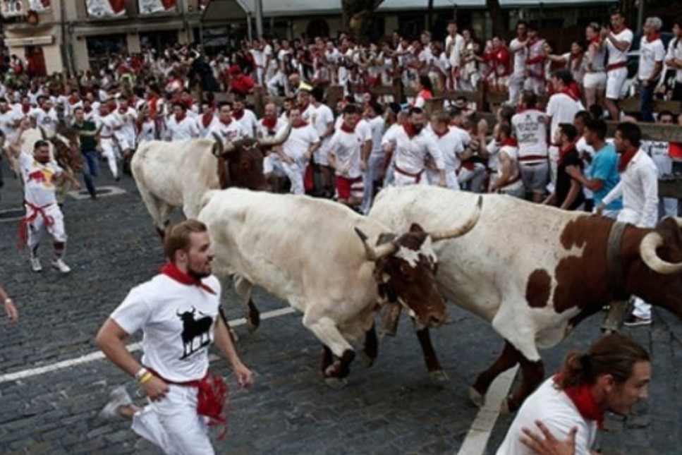 İspanya'nın ünlü festivali San Fermin başladı