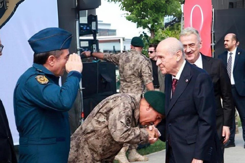 MHP'den CHP'ye el öpme yanıtı